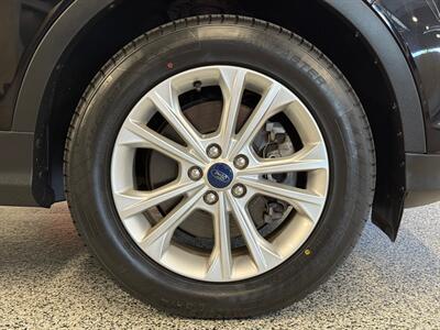 2019 Ford Escape SEL   - Photo 9 - Grand Rapids, MI 49504