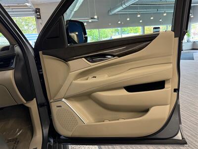 2019 Cadillac Escalade Premium Luxury   - Photo 32 - Grand Rapids, MI 49504