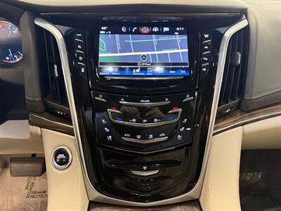 2019 Cadillac Escalade Premium Luxury   - Photo 14 - Grand Rapids, MI 49504