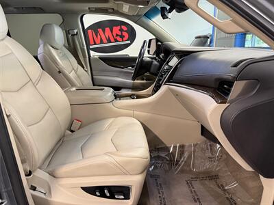 2019 Cadillac Escalade Premium Luxury   - Photo 30 - Grand Rapids, MI 49504