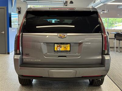 2019 Cadillac Escalade Premium Luxury   - Photo 9 - Grand Rapids, MI 49504