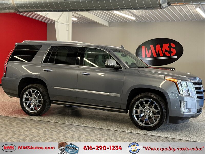 2019 Cadillac Escalade Premium Luxury - Photo 1 - Grand Rapids, MI 49504