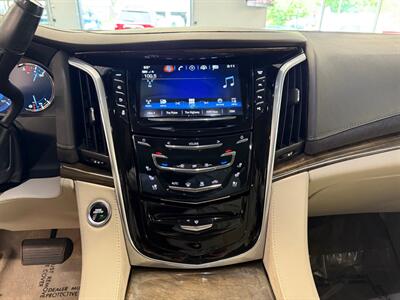 2019 Cadillac Escalade Premium Luxury   - Photo 21 - Grand Rapids, MI 49504