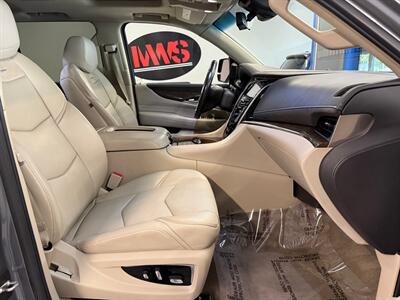 2019 Cadillac Escalade Premium Luxury   - Photo 24 - Grand Rapids, MI 49504