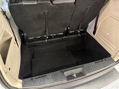 2015 Chrysler Town and Country Touring-L   - Photo 14 - Grand Rapids, MI 49504