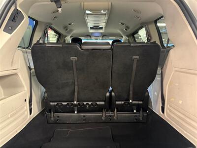 2015 Chrysler Town and Country Touring-L   - Photo 13 - Grand Rapids, MI 49504
