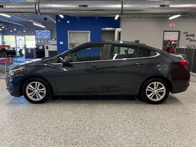 2017 Chevrolet Cruze LT Auto - Photo 6 - Grand Rapids, MI 49504