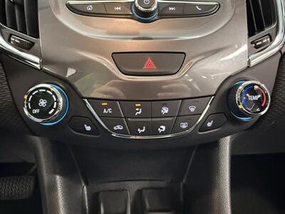 2017 Chevrolet Cruze LT Auto - Photo 22 - Grand Rapids, MI 49504
