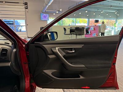 2015 Nissan Altima 2.5 S   - Photo 27 - Grand Rapids, MI 49504