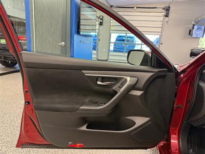 2015 Nissan Altima 2.5 S   - Photo 24 - Grand Rapids, MI 49504