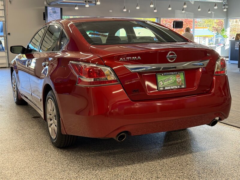 2015 Nissan Altima 2.5 S photo 3