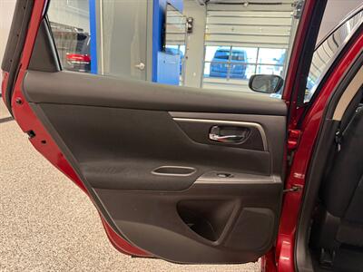 2015 Nissan Altima 2.5 S   - Photo 13 - Grand Rapids, MI 49504