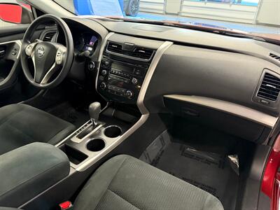 2015 Nissan Altima 2.5 S   - Photo 15 - Grand Rapids, MI 49504