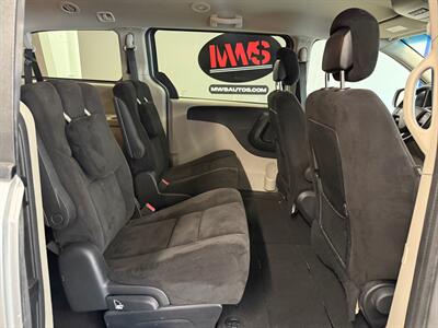 2014 Dodge Grand Caravan SXT   - Photo 13 - Grand Rapids, MI 49504