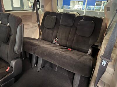 2014 Dodge Grand Caravan SXT   - Photo 19 - Grand Rapids, MI 49504