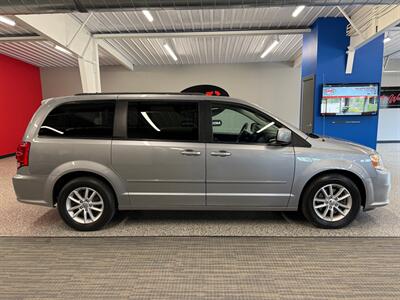 2014 Dodge Grand Caravan SXT   - Photo 8 - Grand Rapids, MI 49504