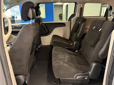 2014 Dodge Grand Caravan SXT   - Photo 17 - Grand Rapids, MI 49504
