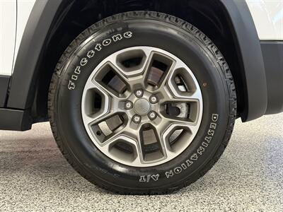 2022 Jeep Cherokee Trailhawk   - Photo 9 - Grand Rapids, MI 49504