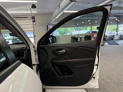 2022 Jeep Cherokee Trailhawk   - Photo 15 - Grand Rapids, MI 49504