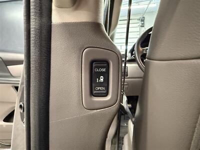 2016 Honda Odyssey EX-L w/RES   - Photo 38 - Grand Rapids, MI 49504