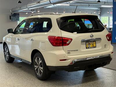 2017 Nissan Pathfinder SL   - Photo 5 - Grand Rapids, MI 49504