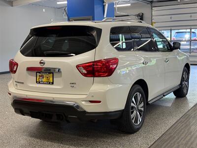 2017 Nissan Pathfinder SL   - Photo 7 - Grand Rapids, MI 49504
