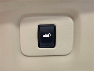 2017 Nissan Pathfinder SL   - Photo 20 - Grand Rapids, MI 49504