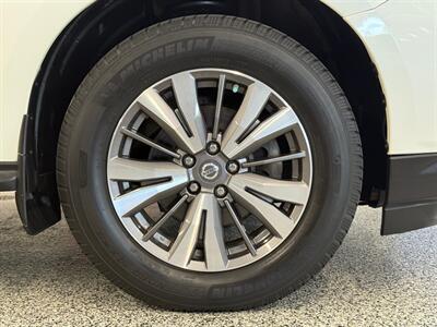 2017 Nissan Pathfinder SL   - Photo 9 - Grand Rapids, MI 49504