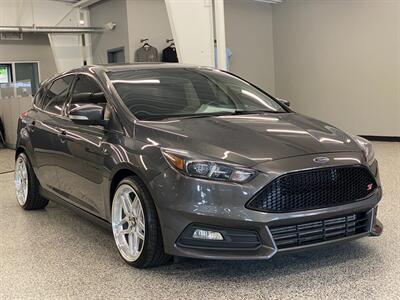 2018 Ford Focus ST   - Photo 2 - Grand Rapids, MI 49504