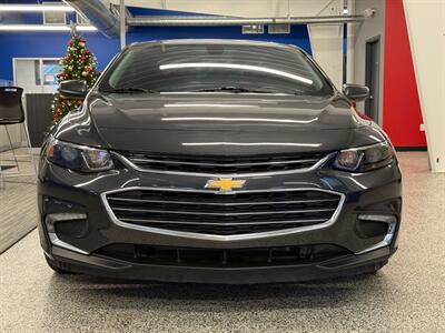 2018 Chevrolet Malibu LT - Photo 2 - Grand Rapids, MI 49504