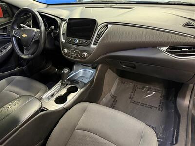 2018 Chevrolet Malibu LT - Photo 11 - Grand Rapids, MI 49504