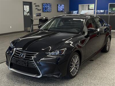 2018 Lexus IS 300   - Photo 3 - Grand Rapids, MI 49504