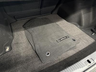 2018 Lexus IS 300   - Photo 15 - Grand Rapids, MI 49504
