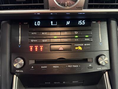 2018 Lexus IS 300   - Photo 23 - Grand Rapids, MI 49504