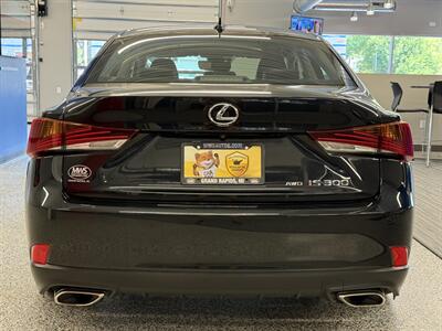 2018 Lexus IS 300   - Photo 6 - Grand Rapids, MI 49504