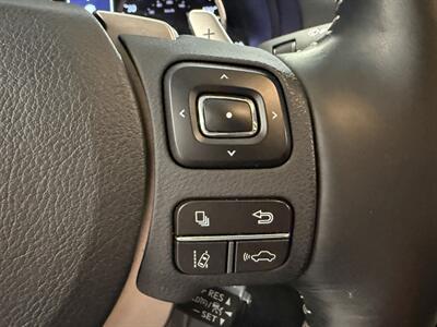 2018 Lexus IS 300   - Photo 31 - Grand Rapids, MI 49504