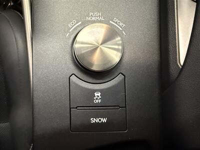 2018 Lexus IS 300   - Photo 24 - Grand Rapids, MI 49504