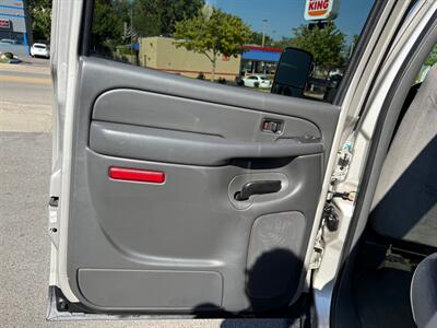 2006 GMC Sierra 2500HD Work Truck   - Photo 20 - Grand Rapids, MI 49504