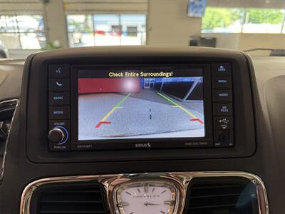 2015 Chrysler Town and Country Touring-L   - Photo 27 - Grand Rapids, MI 49504