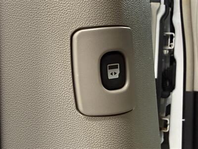 2015 Chrysler Town and Country Touring-L   - Photo 32 - Grand Rapids, MI 49504