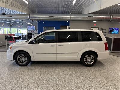 2015 Chrysler Town and Country Touring-L   - Photo 4 - Grand Rapids, MI 49504