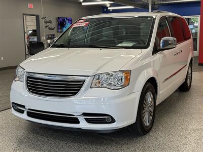 2015 Chrysler Town and Country Touring-L   - Photo 3 - Grand Rapids, MI 49504