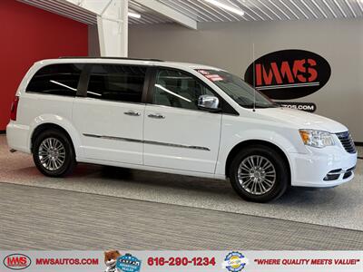 2015 Chrysler Town and Country Touring-L   - Photo 1 - Grand Rapids, MI 49504