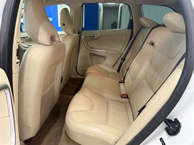 2010 Volvo XC60 T6   - Photo 18 - Grand Rapids, MI 49504