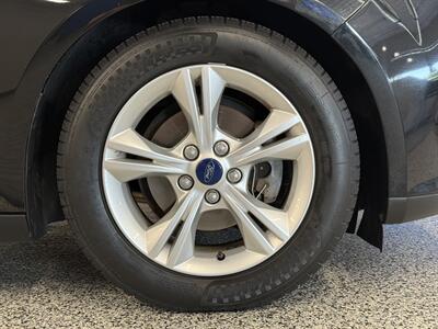 2014 Ford Focus SE   - Photo 9 - Grand Rapids, MI 49504