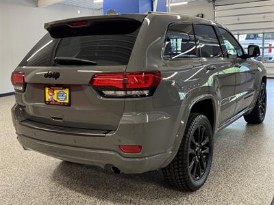 2020 Jeep Grand Cherokee Altitude   - Photo 7 - Grand Rapids, MI 49504