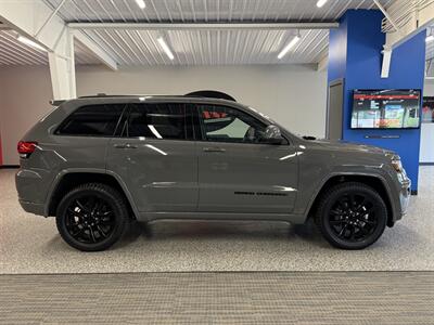 2020 Jeep Grand Cherokee Altitude   - Photo 6 - Grand Rapids, MI 49504