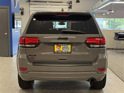 2020 Jeep Grand Cherokee Altitude   - Photo 8 - Grand Rapids, MI 49504