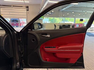 2014 Dodge Charger SXT   - Photo 12 - Grand Rapids, MI 49504