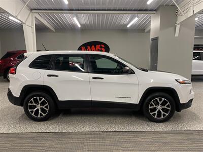 2014 Jeep Cherokee Sport   - Photo 9 - Grand Rapids, MI 49504